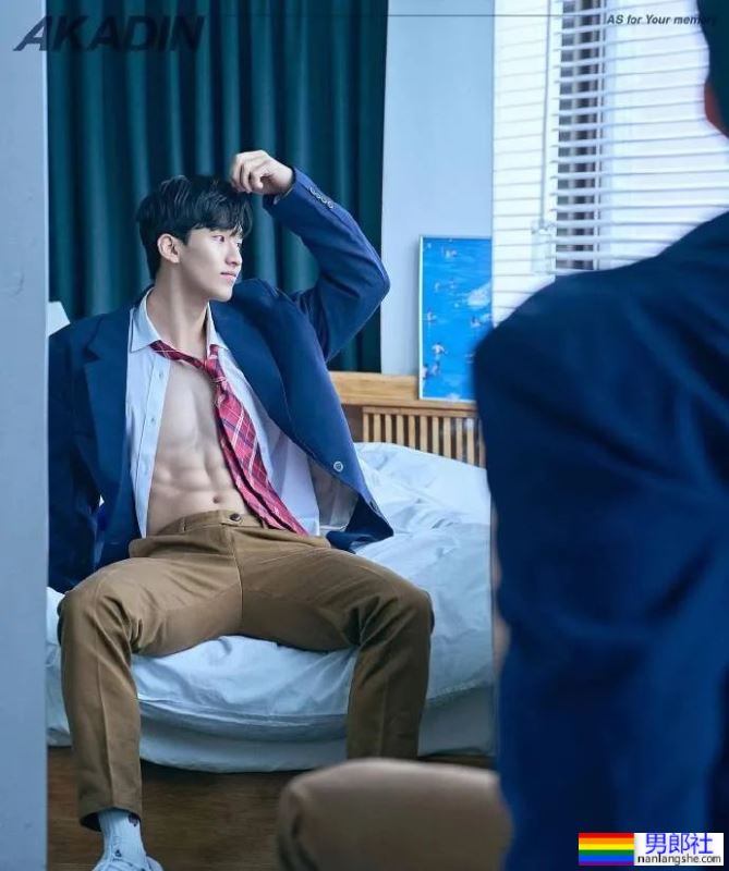 八块腹肌的男大！ - 51虹马