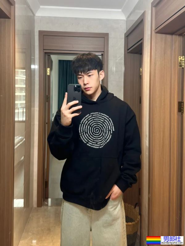 穿衣显瘦，脱衣有肉 - 51虹马