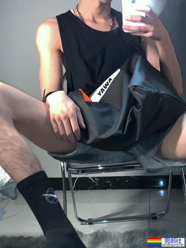 “伪”高中生，大长长的腿，想盘 - 51虹马