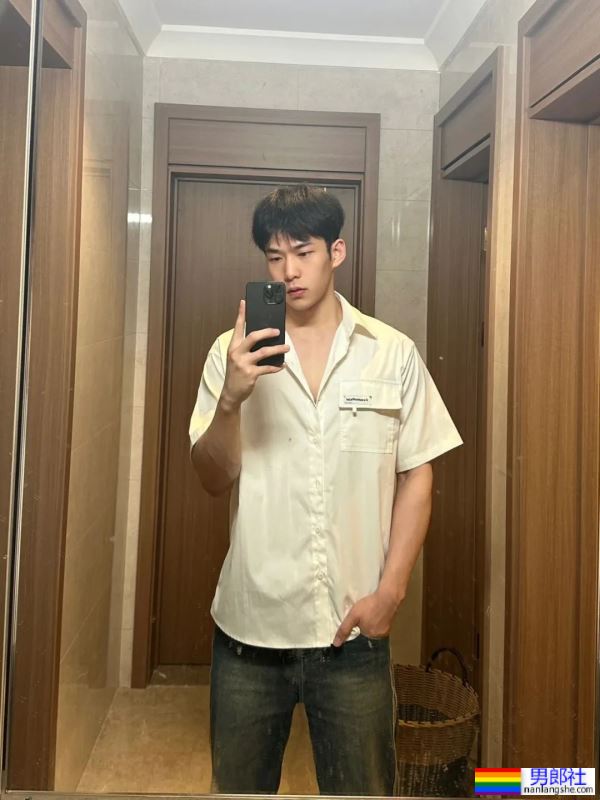 穿衣显瘦，脱衣有肉 - 51虹马