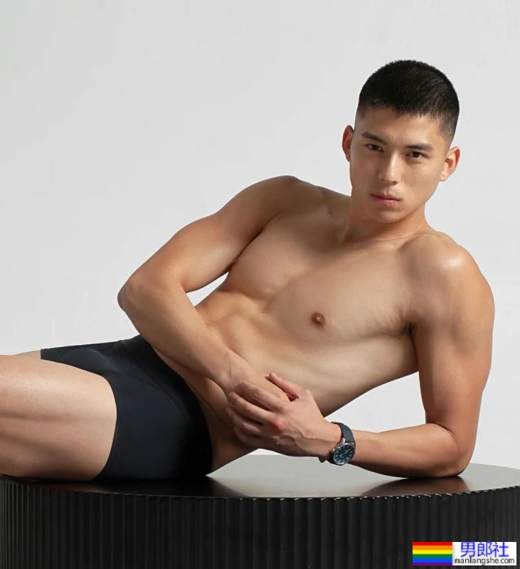 ​这个男模，他出柜了！！-51虹马