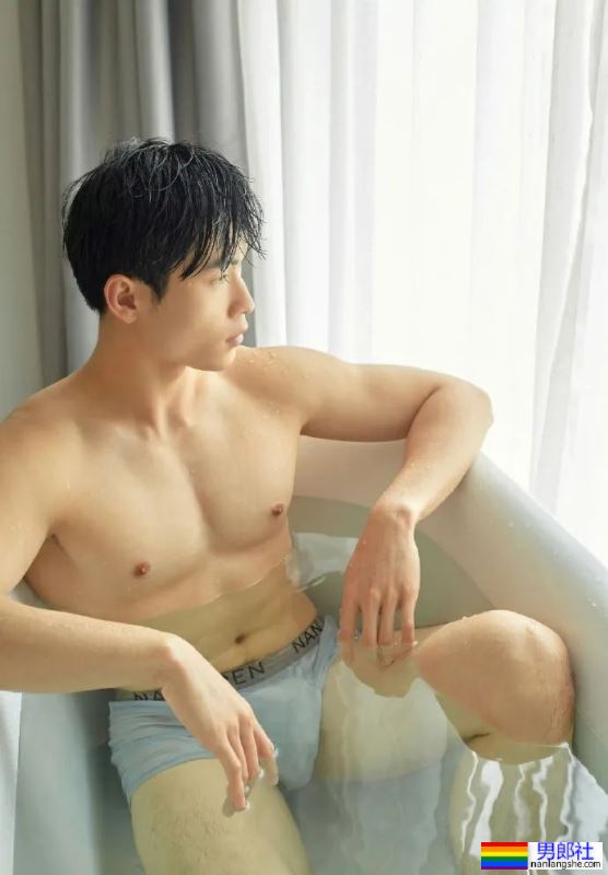 浴室里的大 D i or ，蠢蠢欲动了吗-51虹马