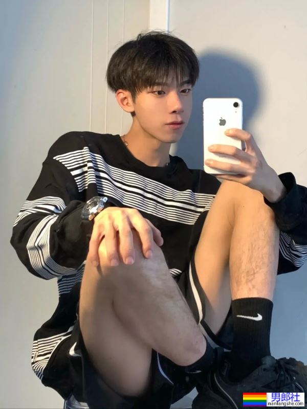 “伪”高中生，大长长的腿，想盘 - 51虹马