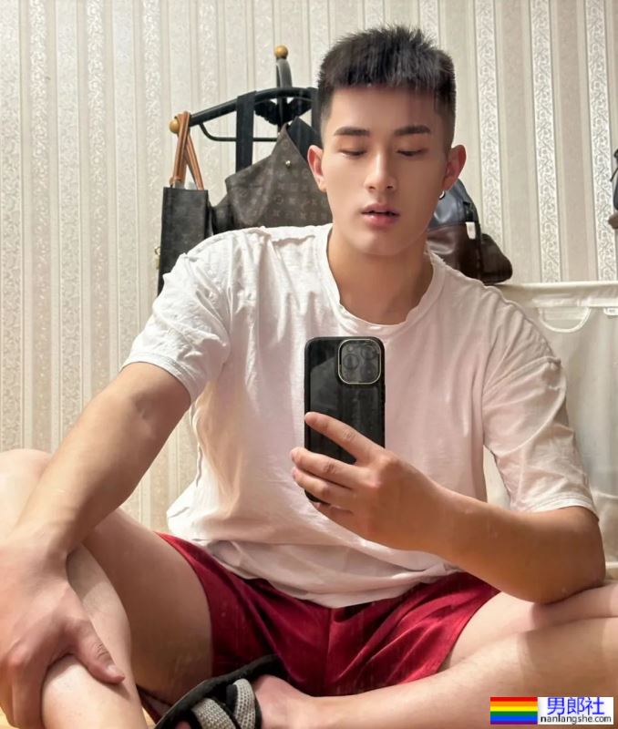 185cm河南爷们，嘎嘎板正 - 51虹马