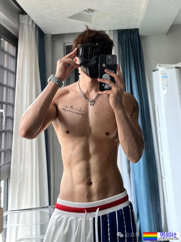 揭秘健身界的“奶狗”男神教练：身高183cm，体重76kg的完美身材！ - 51虹马