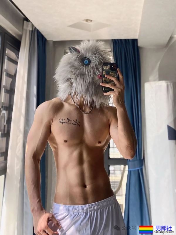 揭秘健身界的“奶狗”男神教练：身高183cm，体重76kg的完美身材！ - 51虹马