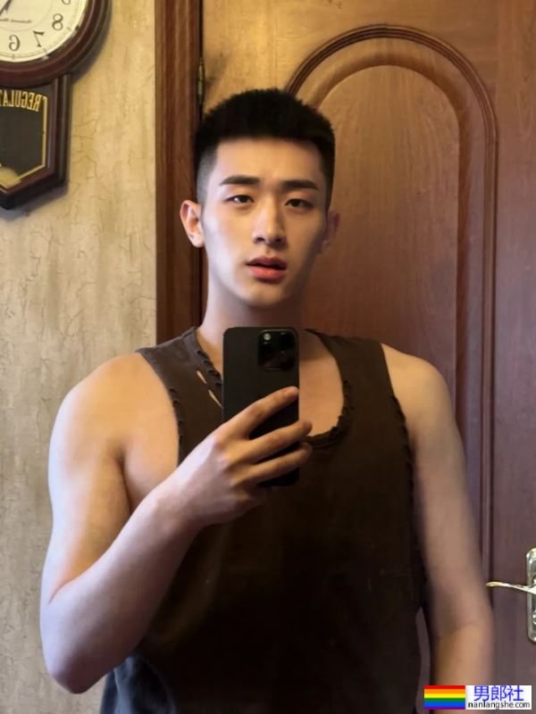 185cm河南爷们，嘎嘎板正 - 51虹马