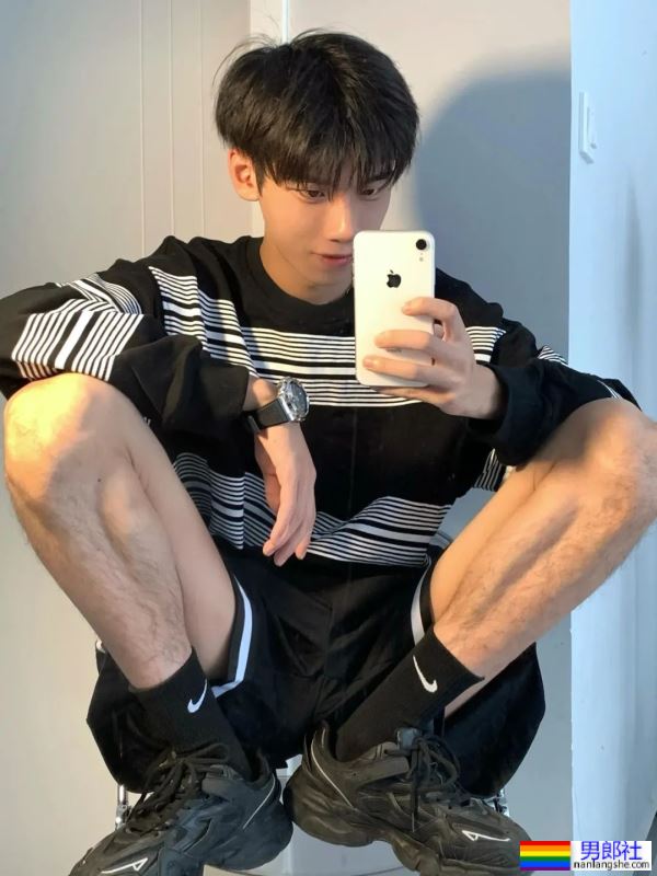 “伪”高中生，大长长的腿，想盘 - 51虹马