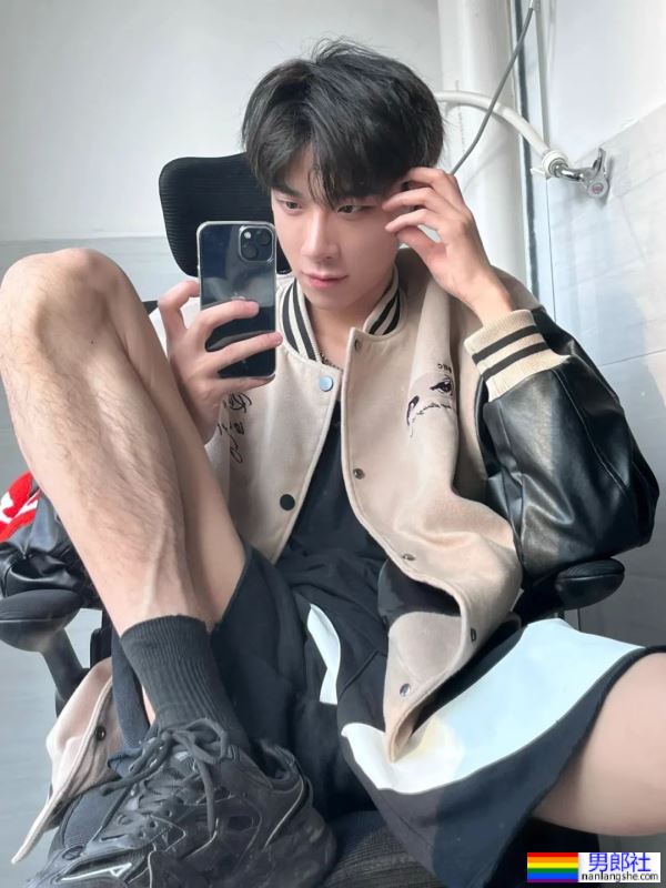 “伪”高中生，大长长的腿，想盘 - 51虹马