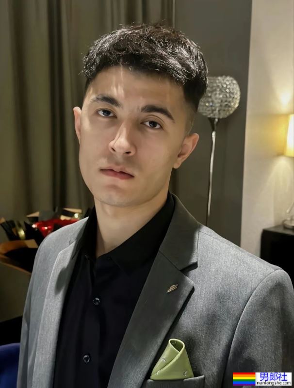 盘点:2024年第一季度被采访的博主帅哥 - 51虹马 盘点:2024年第一季度被采访的博主帅哥 - 51虹马