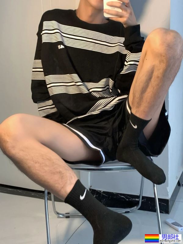 “伪”高中生，大长长的腿，想盘 - 51虹马