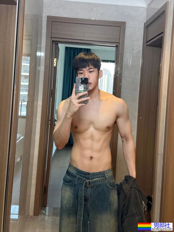 穿衣显瘦，脱衣有肉 - 51虹马