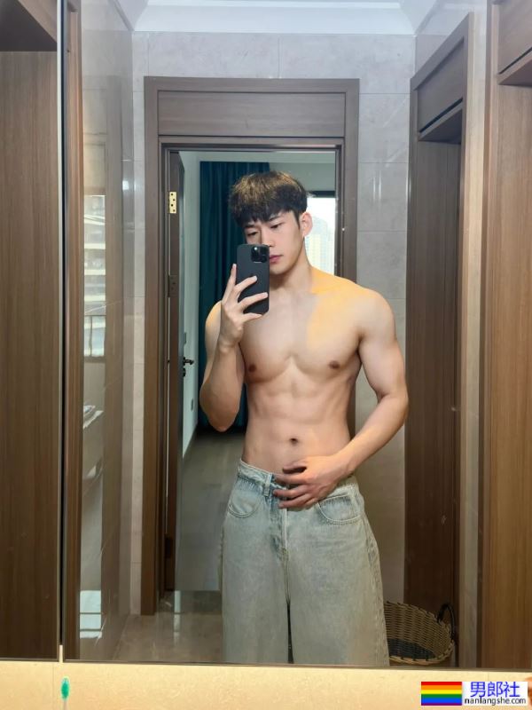 穿衣显瘦，脱衣有肉 - 51虹马