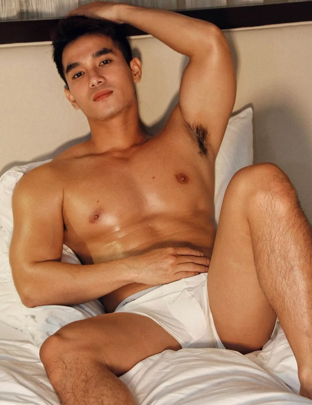 肌肉名媛的浴巾掉了!为找金主太没下限了! - 51虹马 肌肉名媛的浴巾掉了!为找金主太没下限了! - 51虹马