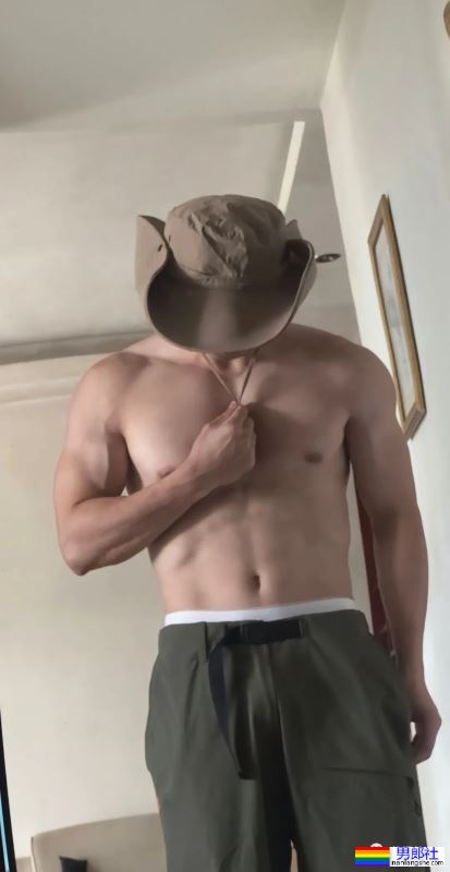 肌肉小哥超爱蒙着脸这姿势,性张力拉满了! - 51虹马 肌肉小哥超爱蒙着脸这姿势,性张力拉满了! - 51虹马