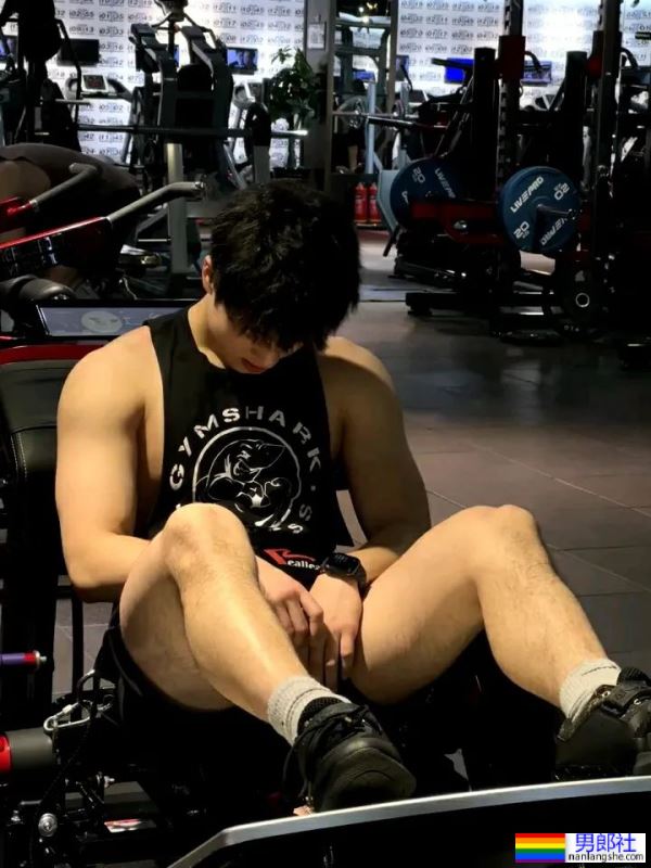 白白壮壮的小哥哥，X张力好强 - 51虹马