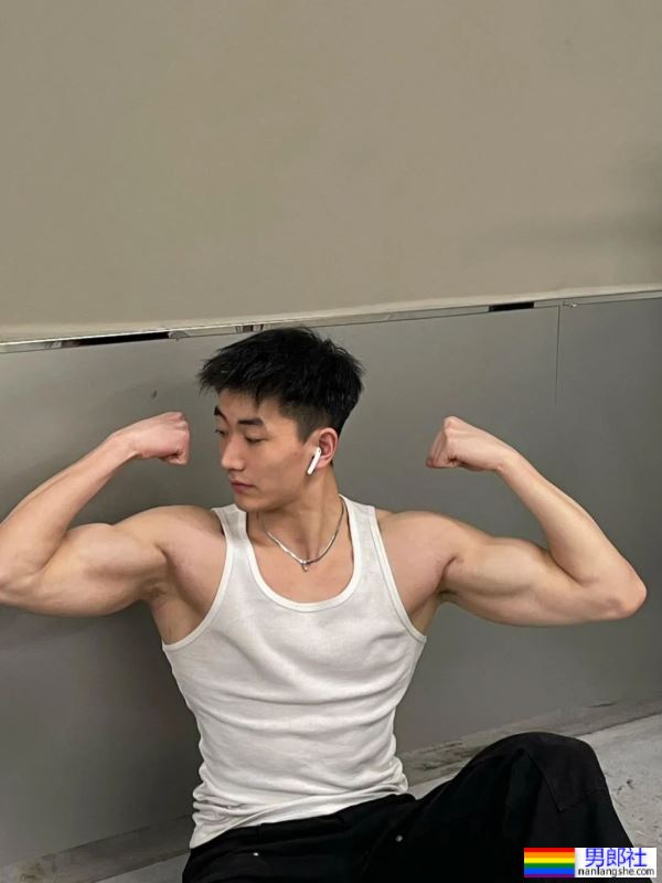 身材超正的，浙江男大学生 - 51虹马