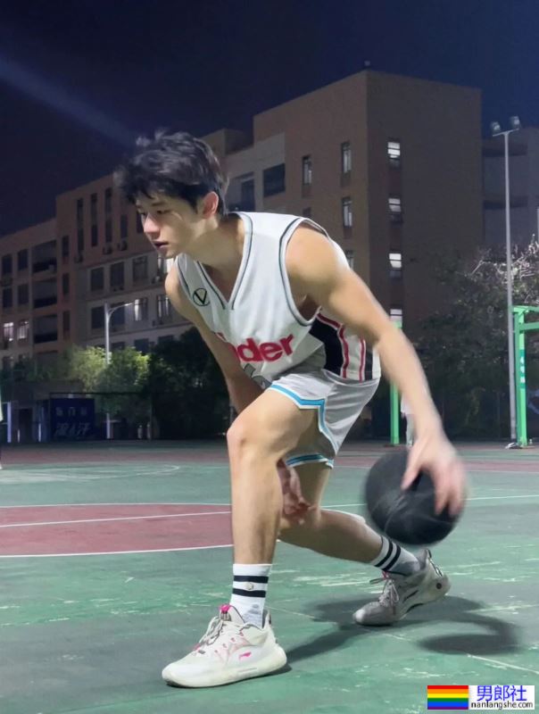 极品天菜，篮球少年 - 51虹马