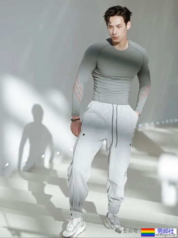 剑眉星目,腹肌诱人!Neal李昂的写真集,每一张都让人想舔屏! - 51虹马 剑眉星目,腹肌诱人!Neal李昂的写真集,每一张都让人想舔屏! - 51虹马