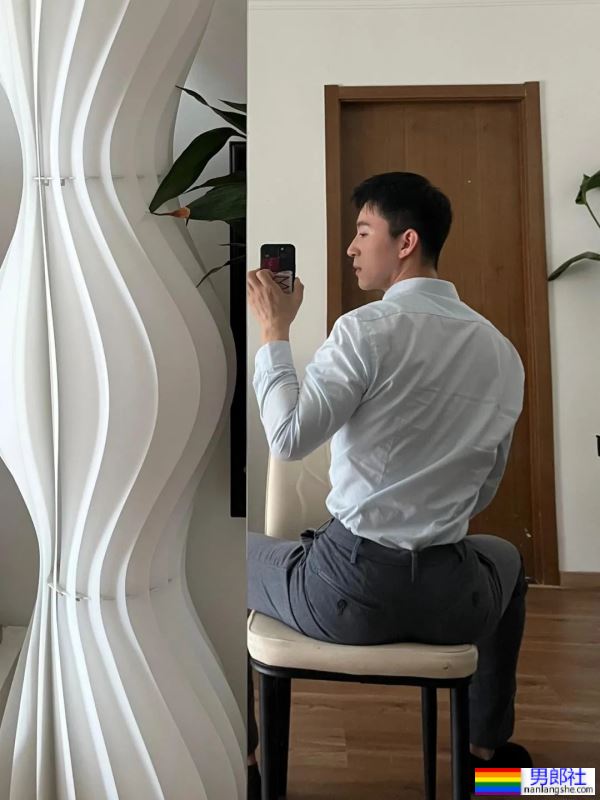 轻熟商务男，正装 - 51虹马