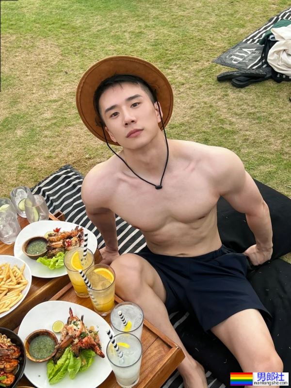 宝子们，这身材看着就馋哭了 - 51虹马