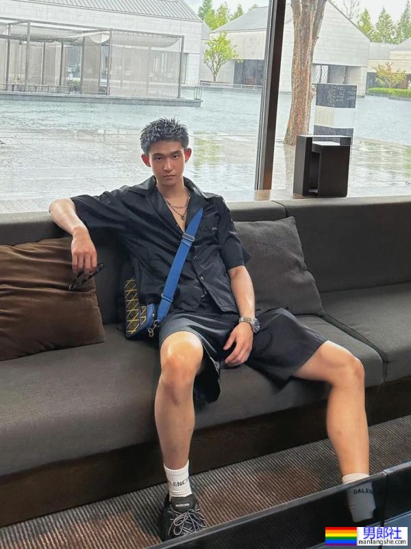 可狼可奶，小帅哥 - 51虹马