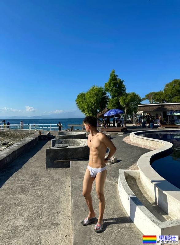 高高瘦瘦的大包男友，请你看腹肌 - 51虹马