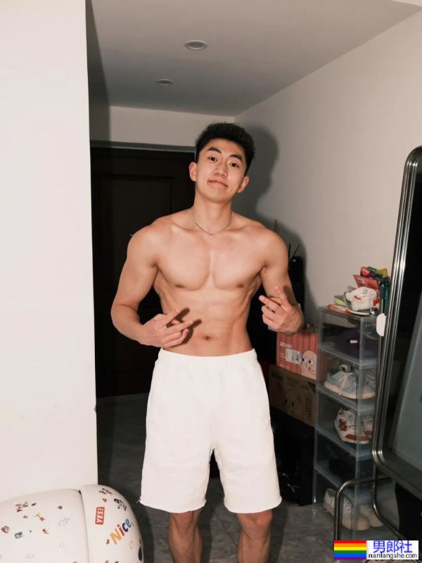 身材超正的，浙江男大学生 - 51虹马