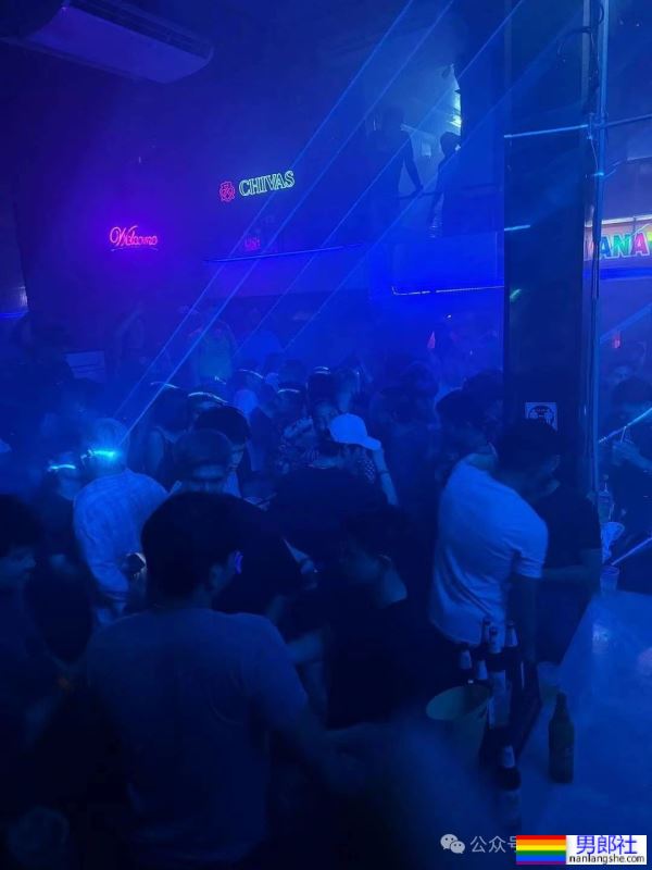 曼谷(是隆/GOGOBAR)Banana Club 有GOGOBOY站台 2点后蹦迪跳舞 - 51虹马 曼谷(是隆/GOGOBAR)Banana Club 有GOGOBOY站台 2点后蹦迪跳舞 - 51虹马