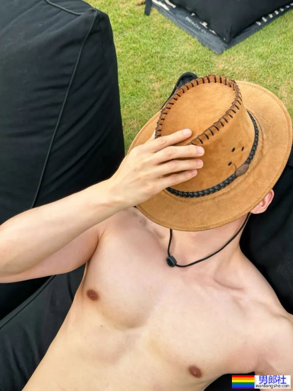 宝子们，这身材看着就馋哭了 - 51虹马