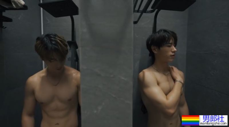 青春无敌，有小腹肌的男大 - 51虹马