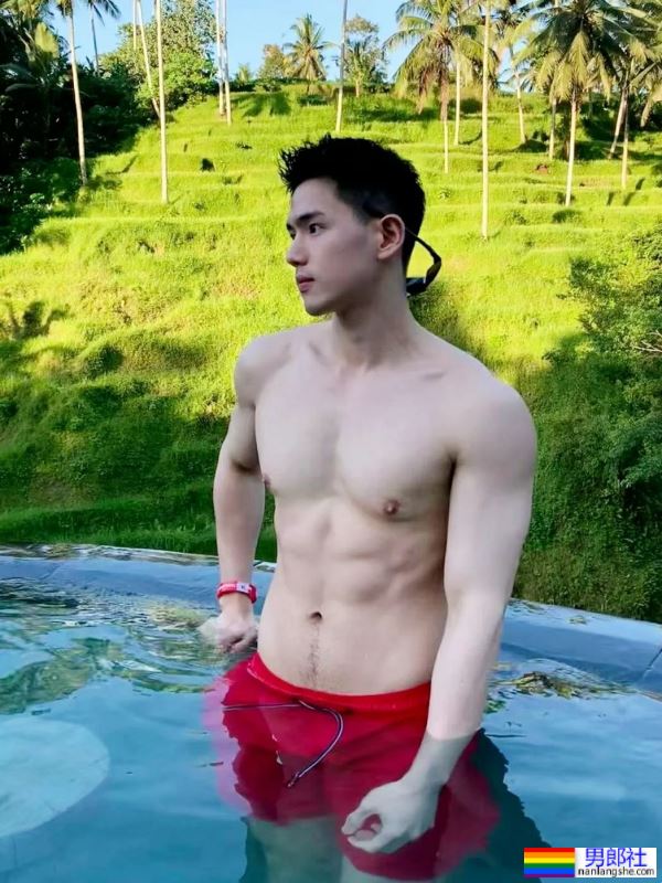 秀色可餐，请节制你那让人欲罢不能的帅气-51虹马