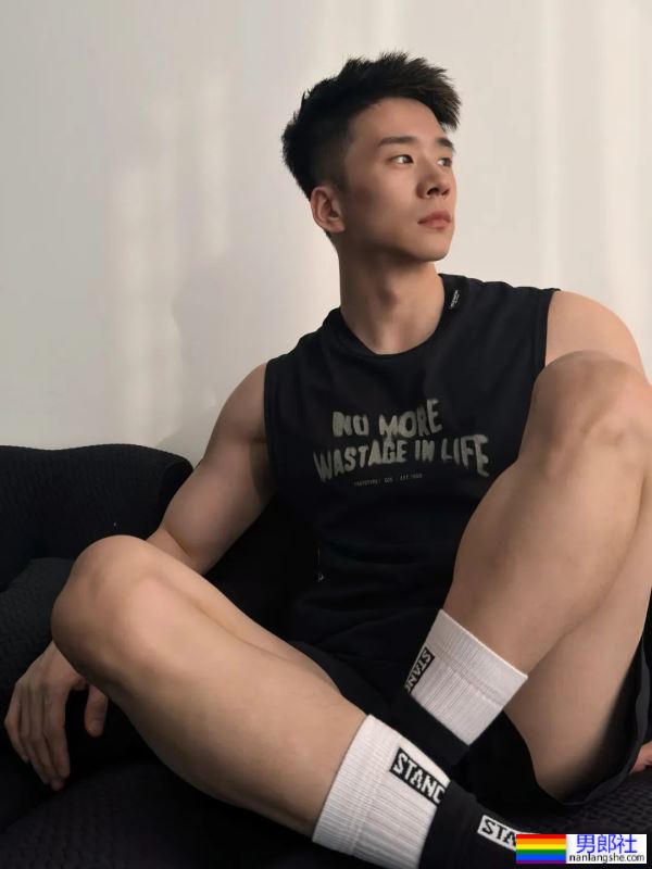 宝子们，这身材看着就馋哭了 - 51虹马