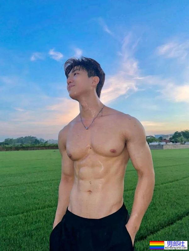 大汗淋漓，好诱惑的野生体育生-51虹马