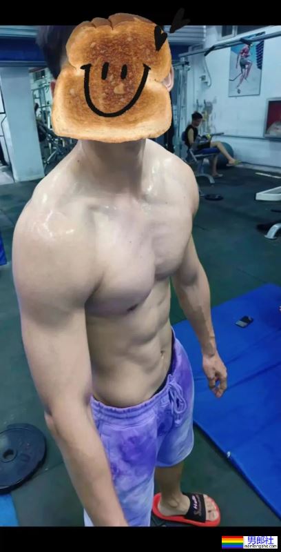 河北体育学院18岁男大，浴室自拍只能打码才能发 - 51虹马