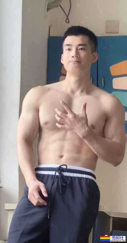 肌肉小哥超爱蒙着脸这姿势,性张力拉满了! - 51虹马 肌肉小哥超爱蒙着脸这姿势,性张力拉满了! - 51虹马