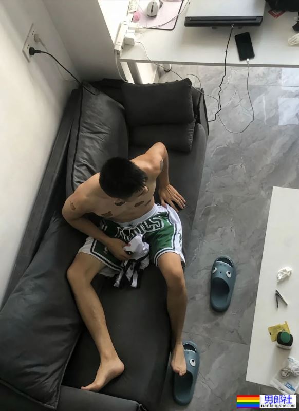 极品男大体育生，很难不爱 - 51虹马