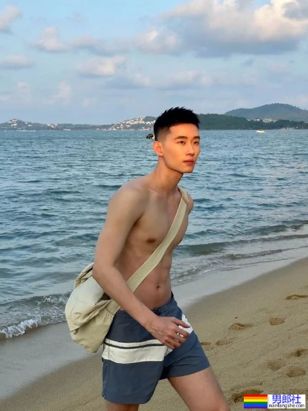 喜欢穿，还是不穿? 正装照真的超帅的 - 51虹马