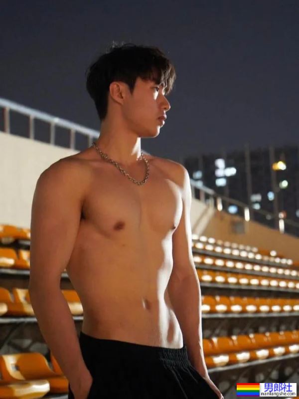 体育生男大，一脱我就可以了 - 51虹马