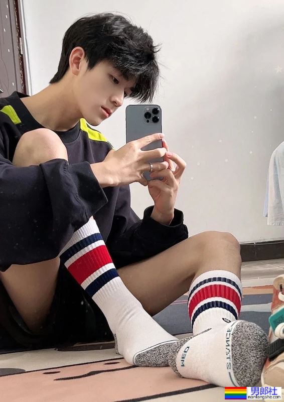 高颜值帅哥一枚 - 51虹马