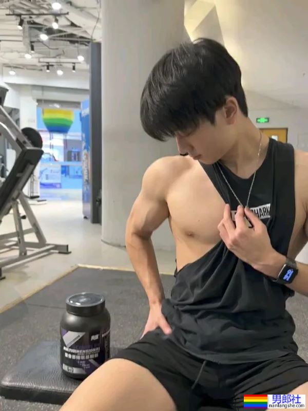 白白壮壮的小哥哥，X张力好强-51虹马