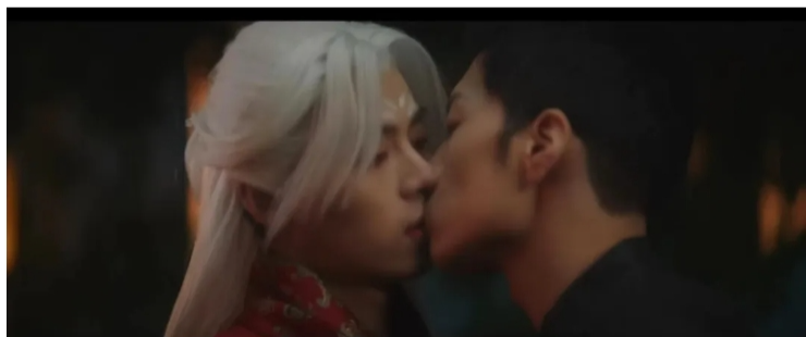 《落花时节又逢君》两个男生相遇后的爱情故事，书穿还是穿越时空-51虹马