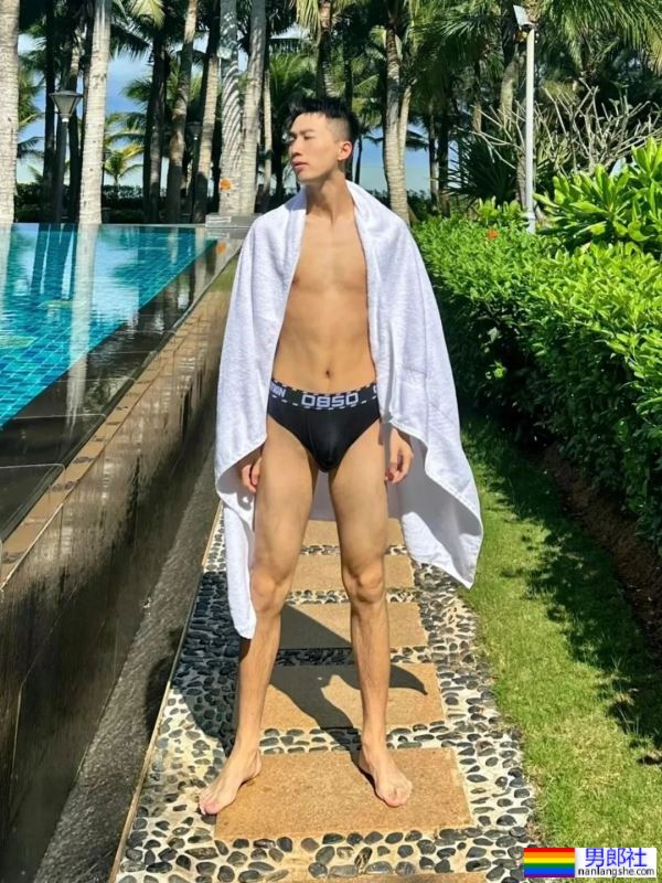 瘦猴系帅哥，这身子很让人馋啊 - 51虹马