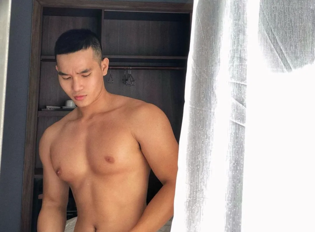 肌肉名媛的浴巾掉了!为找金主太没下限了! - 51虹马 肌肉名媛的浴巾掉了!为找金主太没下限了! - 51虹马