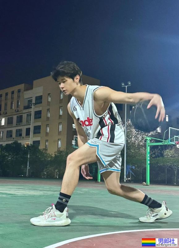 极品天菜，篮球少年 - 51虹马