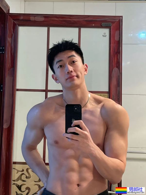 身材超正的，浙江男大学生 - 51虹马