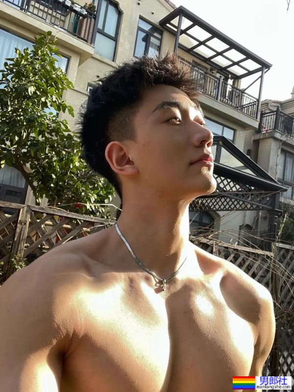 身材超正的，浙江男大学生 - 51虹马