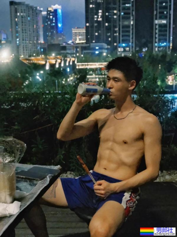 可狼可奶，小帅哥 - 51虹马