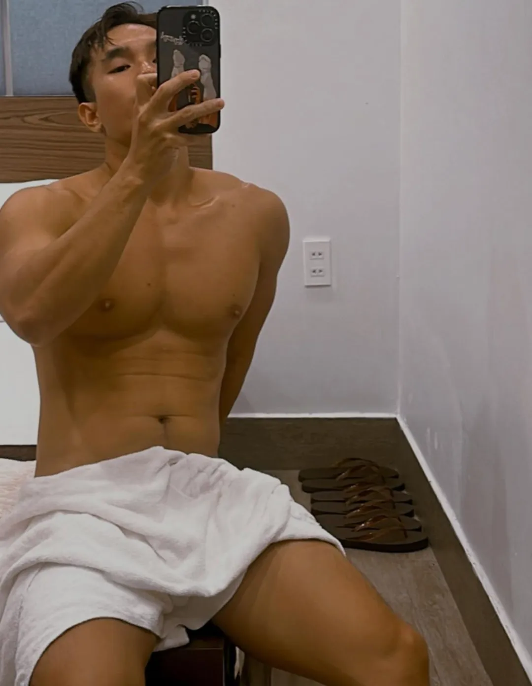 肌肉名媛的浴巾掉了!为找金主太没下限了! - 51虹马 肌肉名媛的浴巾掉了!为找金主太没下限了! - 51虹马