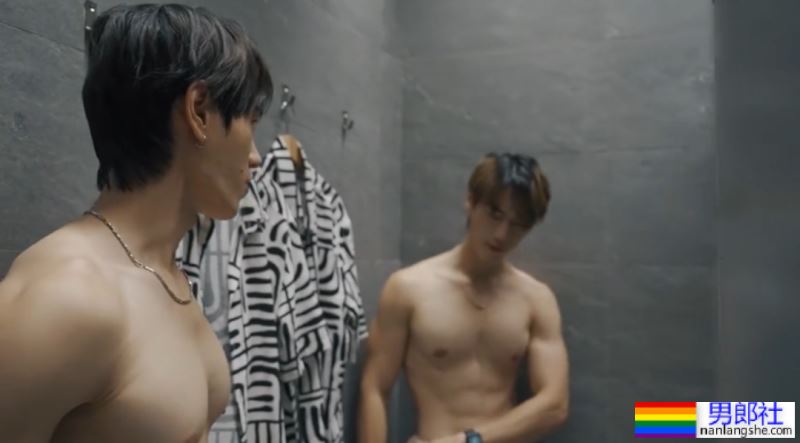 青春无敌，有小腹肌的男大 - 51虹马